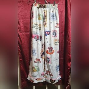 Queen Elizabeth  pajama bottoms size large